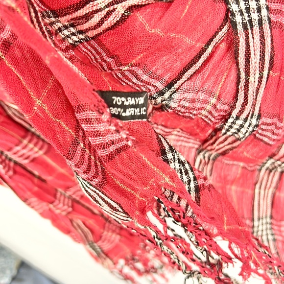 🌹❤️ Random Reds BUNDLE of 9 Scarves!! ❤️🌹 - Picture 7 of 16